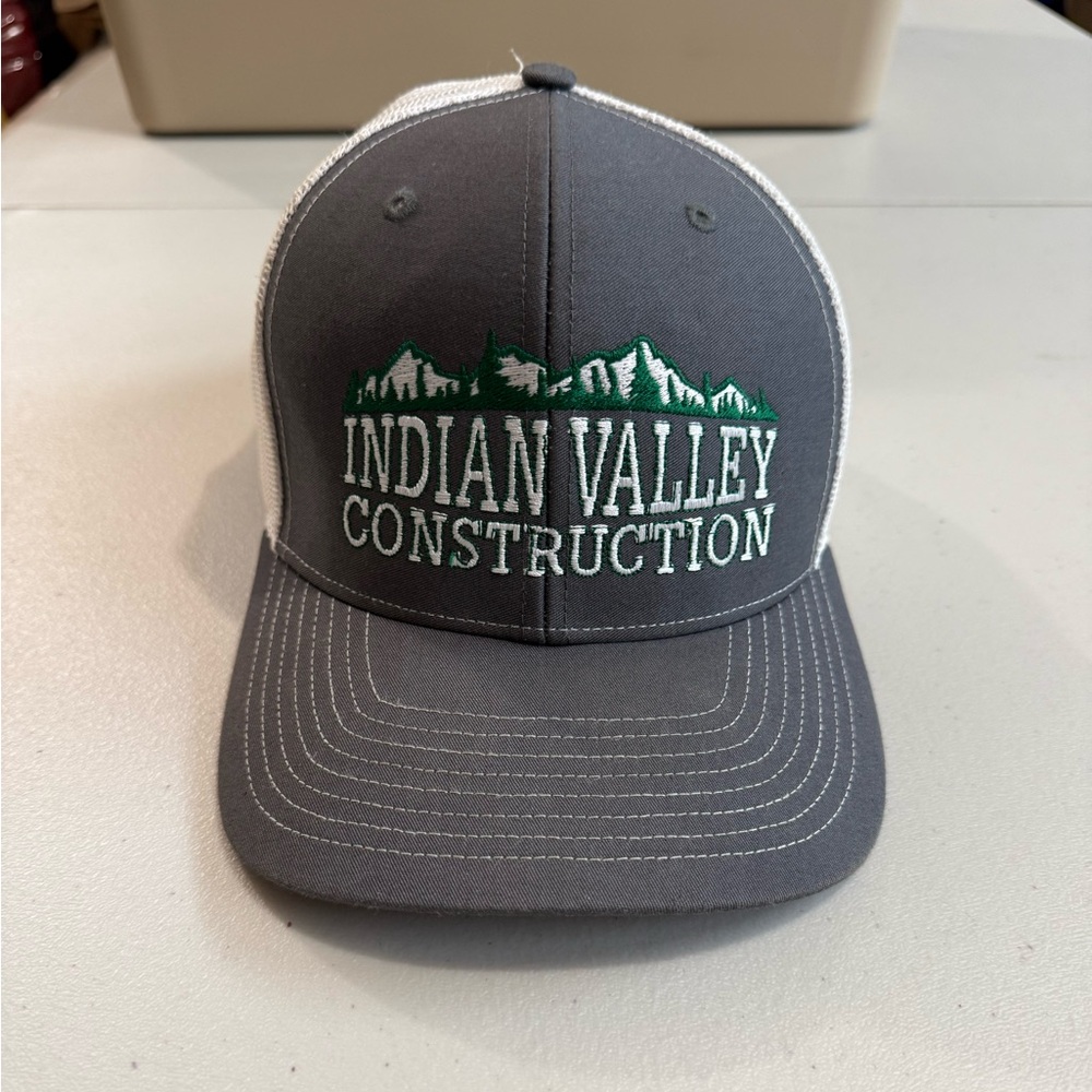 Gray and White Indian Valley Construction Cap